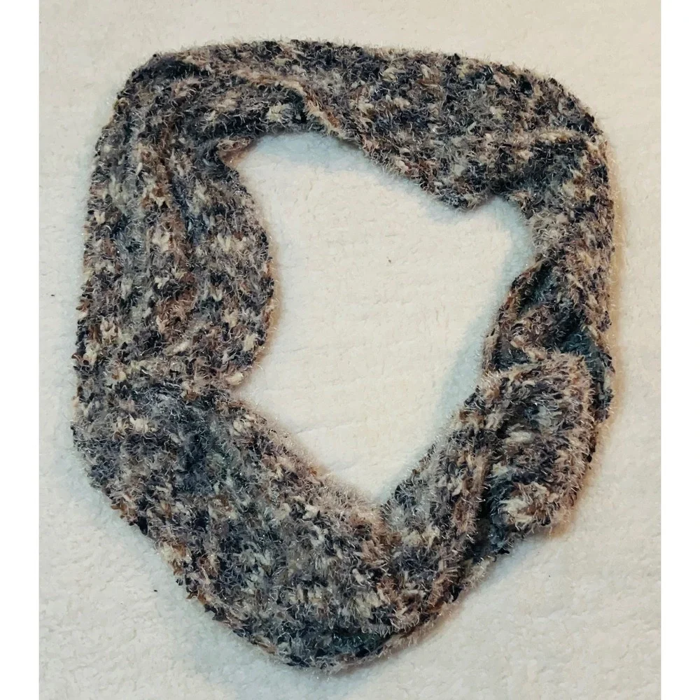 Steve Madden Womens Eyelash Knit Infinity Scarf Grey Brown Marled Fuzzy Loop